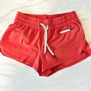 NWOT Vuori shorts